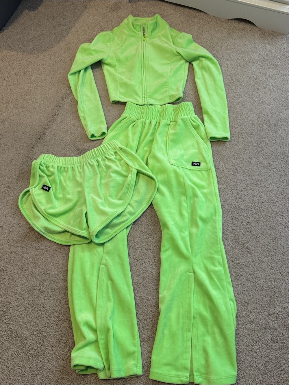 Tiger Friday Kids 3-Piece Velour Dance Set in figi green